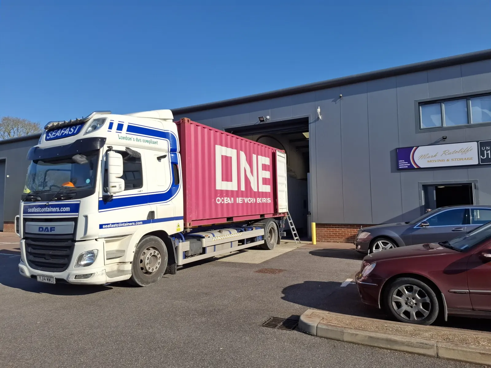 Bangkok delivery shipping with Mark Ratcliffe